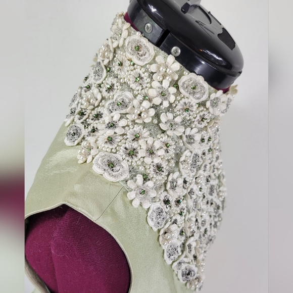 Vintage British Crown Colony of Hong Kong in chartreuse. - Picture 8 of 15